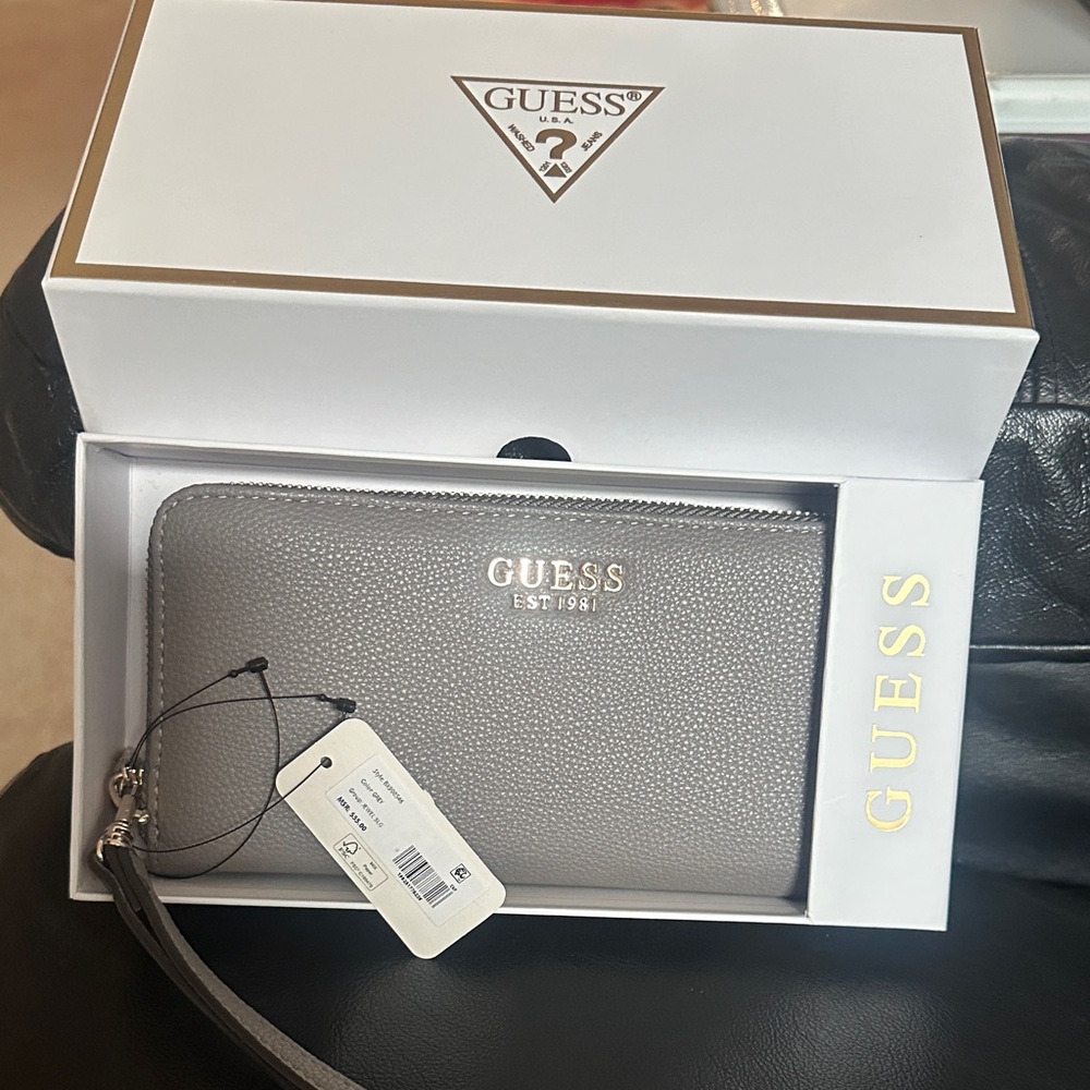 GUESS Pebbled Gray Wristlet Wallet